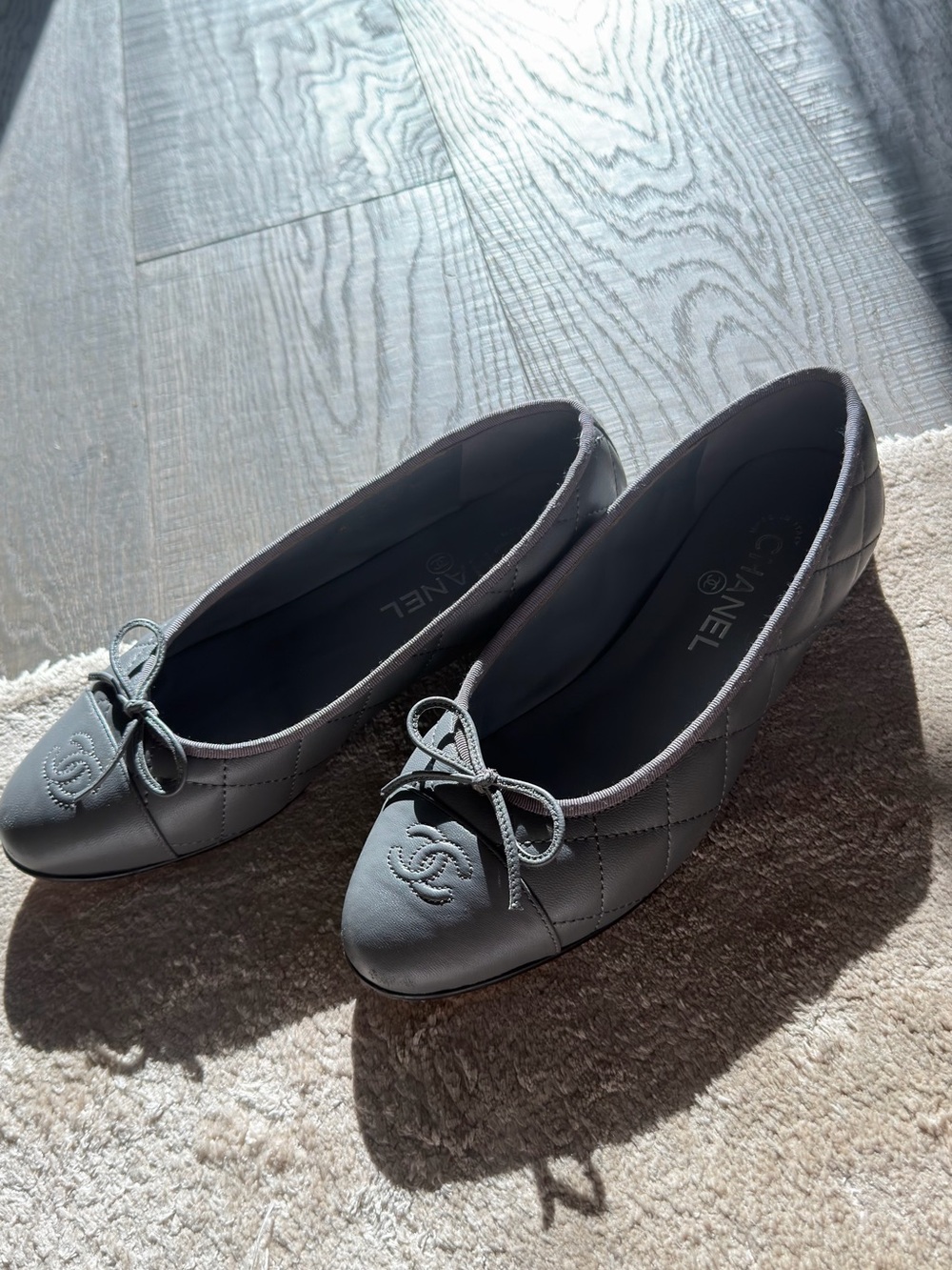 CHANEL Gray Leather Quilted Ballet Flats with CC Emblem and Bow - Picture 2 of 5